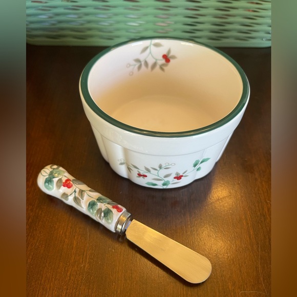 Pfaltzgraff Winterberry Dip Bowl And Spreader - Picture 1 of 13